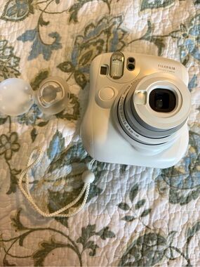 Fujifilm Instant Camera in White